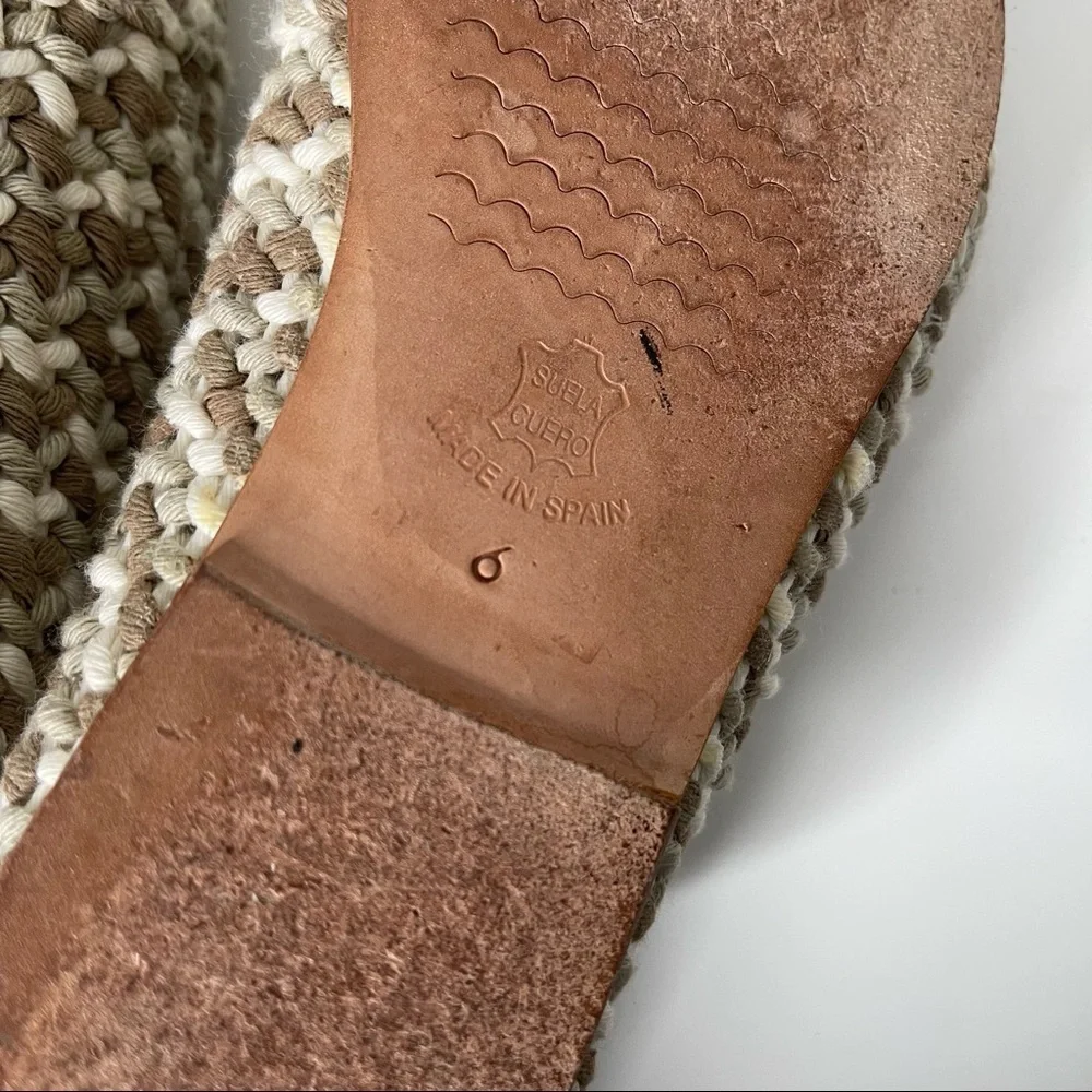 Andre Assous Tan Beige Made In Spain Woven flats size 6
